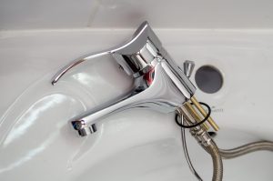 tuyaux robinet installation